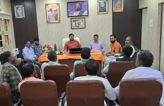 Hardoi News: प्रधानमंत्री आवास योजना में हो पारदर्शिता: भाकियू अराजनैतिक