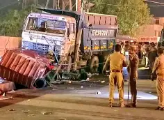 Ayodhya News: नशे में ड्राइवर ने पुलिस बैरियर तोड़ा: एक की मौत, तीन घायल