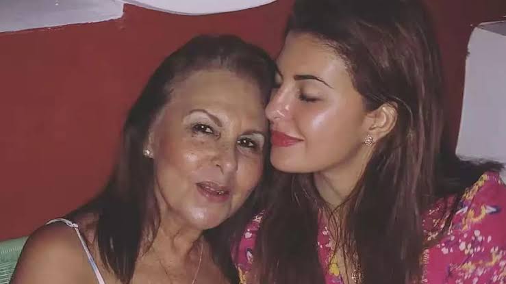 जैकलीन फर्नांडीज की मां किम का स्वास्थ्य संबंधी जटिलताओं के बाद निधन