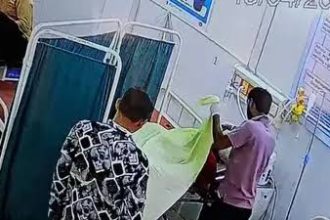 शामली में एक्सीडेंट में जान गंवाने वाली महिला के कान से वार्ड बॉय ने चुराए सोने के कुंडल, वीडियो हुआ वायरल