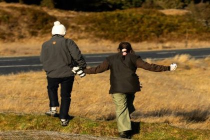 रिश्ते हो रहे तार-तार...बदायूं में 4 बच्चों की मां बेटी के ससुर संग फरार