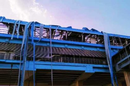 Delhi: तेज़ हवाओं से अशोक नगर रैपिड रेल स्टेशन के शेड को क्षति, जांच जारी