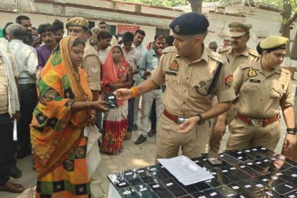 हरदोई पुलिस की बड़ी कामयाबी: सर्विलांस सेल ने बरामद किए 20 लाख कीमत के 100 गुमशुदा मोबाइल