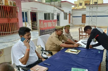 Hardoi News: थाना समाधान दिवस में आने वाली शिकायतों को समय सीमा के अंदर निस्तारित करें-तहसीलदार