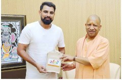 सीएम योगी से लखनऊ में मिले क्रिकेटर मोहम्मद शमी