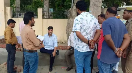 Hardoi News: जिलाधिकारी ने किया कलेक्ट्रेट परिसर के बाहर व अंदर चल रहे निर्माण का औचक निरीक्षण