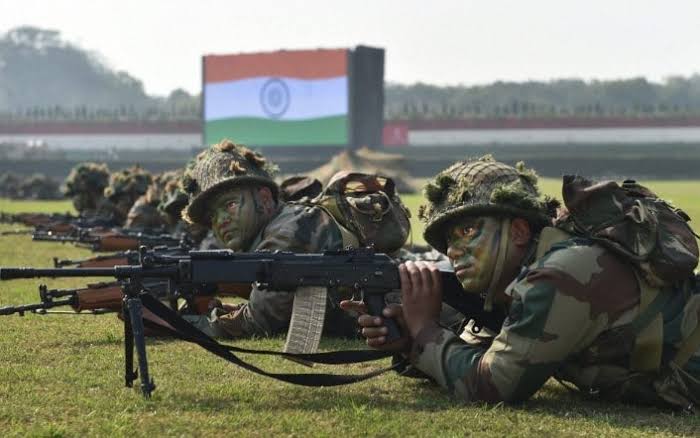 भारत पाकिस्तान संघर्ष के बीच सरकार का बड़ा फैसला, थल सेना अध्यक्ष को टेरिटोरियल आर्मी बुलाने की दी गई छूट