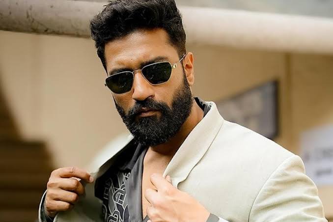 'आप हैं तो हम हैं', विक्की कौशल ने इंडियन आर्मी को किया धन्यवाद