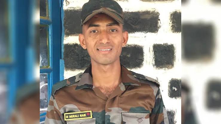 आंध्र प्रदेश के जवान एम. मुरली नाइक कश्मीर में एक ऑपरेशन के दौरान शहीद, परिवार से छिपाई कश्मीर पोस्टिंग की बात, शहीद हुआ तो चला पता