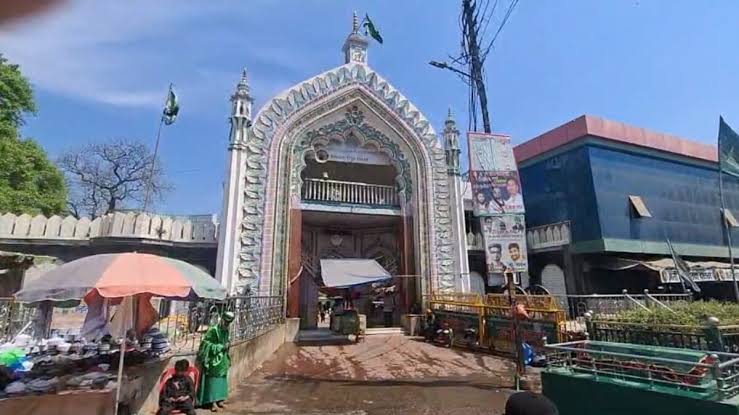 Bahraich News : मसूद गाजी की दरगाह पर मेले पर प्रशासनिक रोक जारी, हाईकोर्ट से भी नहीं मिली राहत