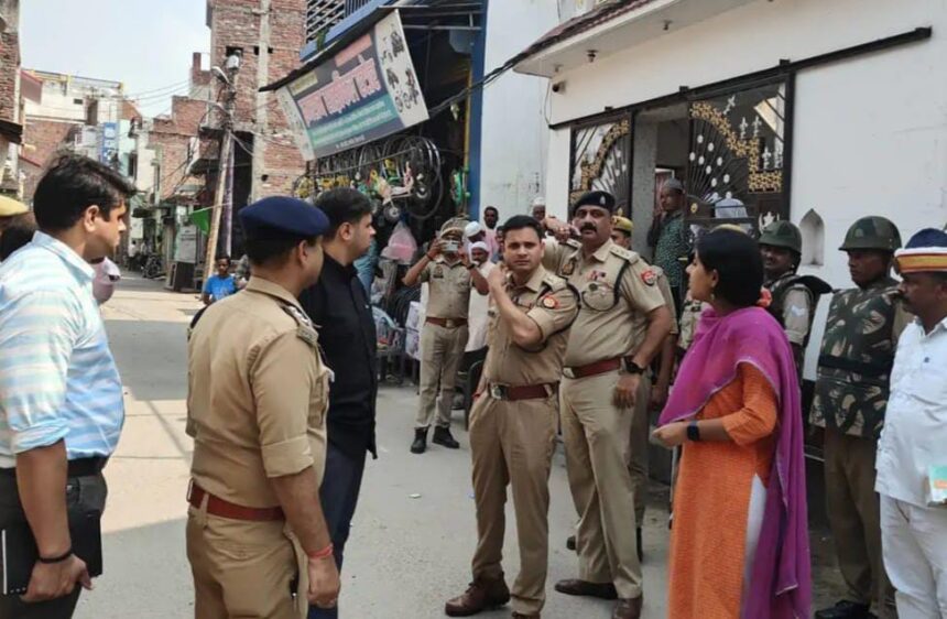 हरदोई में जुम्मे की नमाज पर भी कड़ी निगरानी: डीएम, एसपी ने संवेदनशील स्थानों का भी लिया जायजा