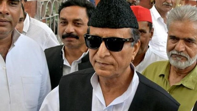 'बेवकूफ हूं, लेकिन इतना भी नहीं', बसपा में शामिल होने के सवाल पर बोले आजम खां