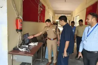 हरदोई डीएम व एसपी ने PCS परीक्षा केंद्रों का किया निरीक्षण, दिए सख्त निर्देश