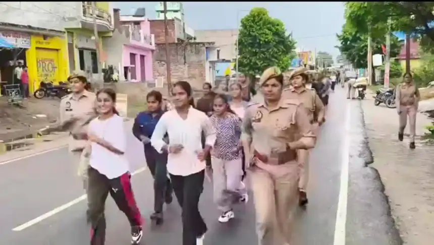 Hardoi News: मैराथन में सीबीजी इंटर कॉलेज की बालिकाओं ने दौड़ मे दिखाया दम