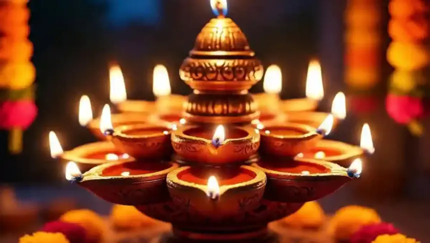 Diwali 2025: ज्योतिषाचार्य ने बताई शास्त्र की बात, जानें धनतेरस, हनुमान जयंती और दीपावली पर पूजन का शुभ मुहूर्त