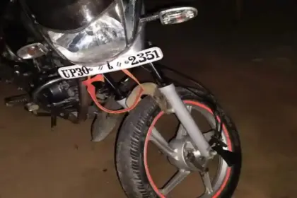 Hardoi News: हरदोई-पिहानी मार्ग पर अज्ञात वाहन में मोटरसाइकिल को टक्कर मारी पति पत्नी घायल