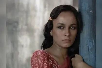 एक्ट्रेस सोनी राजदान ने दूसरी शादी के समय इस्लाम कबूल कर लिया था, क्योंकि महेश भट्ट पहले से शादी शुदा थे..