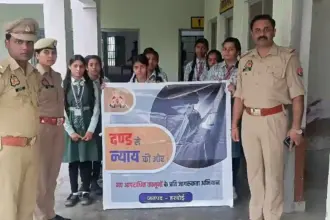 Hardoi News: नए आपराधिक कानूनों के प्रति चलाया गया जागरूकता अभियान, टड़ियावां पुलिस ने छात्राओं को दी गई जानकारी