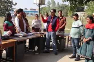 Hardoi News: जिलाधिकारी अनुनय झा ने किया बूथों का निरीक्षण, मतदाताओं को पूर्ण सहयोग देने के निर्देश…