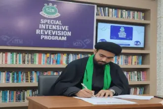 शिया धर्मगुरु मौलाना जावेद हैदर ज़ैदी ने SIR फार्म घर - घर जाकर अधिक से अधिक संख्या में भरवाने की नौजवानों से की अपील