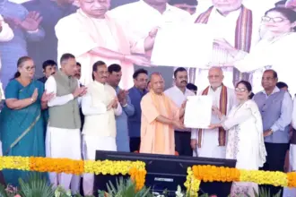 यूपी की छवि बदलेंगे…', सीएम योगी ने बांटे 72 परिवारों को फ्लैट, कहा 2017 में ही तय किया था कि गरीबों का शोषण करने वालों को छोड़ेंगे नहीं..
