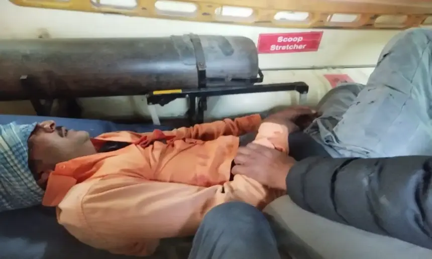 Hardoi News: बेनीगंज रेलवे क्रासिंग के निकट बाईक से गिरकर रेलवे कर्मचारी हुआ घायल, लखनऊ रेफर