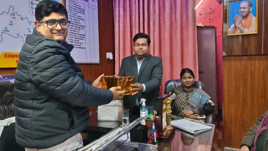 Hardoi News: बेहतर कार्य करने वाली आरबी एसके टीम को किया सम्मानित…