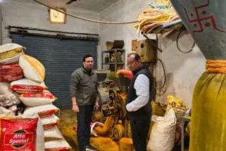 खाद्य विभाग का छापा, 1 लाख 75 हजार रुपए के मिलावटी मसाले जब्त, मिला रहे थे कलर, कैमिकल, रंग, चावल का चूरा…