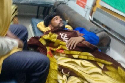 Hardoi News: दिल्ली पुलिस की तैयारी मे दौड़ कर रहे युवक को पिकअप ने मारी टक्कर, घायल युवक भर्ती