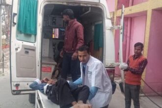 Hardoi Accident: पिकप ने बाईक में मारी टक्कर, संडीला-मल्लावाँ मार्ग पर जयपुरिया स्कूल के सामने, 3 घायल