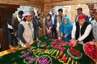 आगरा की हजरत सलीम चिश्ती की दरगाह पहुंचे सपा प्रमुख अखिलेश यादव, अखिलेश संग पत्नी डिंपल यादव और जया बच्चन भी रहीं मौजूद