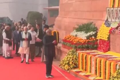 संसद हमले की बरसी में मारे गए जवानों को पीएम मोदी, राहुल गांधी समेत इन नेताओं ने दी श्रद्धांजलि…