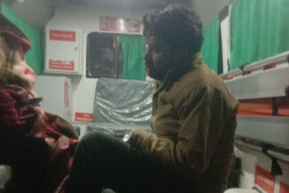 Hardoi News: हरपालपुर-दहेलिया मार्ग परमंदिर से दर्शन कर लौट रहे दम्पति की बाइक फिसली, 3 घायल…