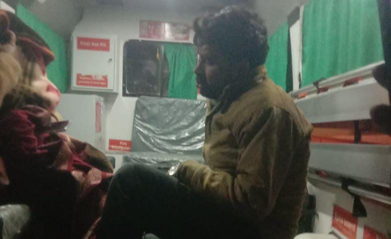 Hardoi News: हरपालपुर-दहेलिया मार्ग परमंदिर से दर्शन कर लौट रहे दम्पति की बाइक फिसली, 3 घायल…