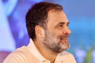 Congress: राहुल बोले- बड़े उद्योगों को मिली खुली छूट , नौकरशाही की जंजीरों में फंसे छोटे व्यापारी