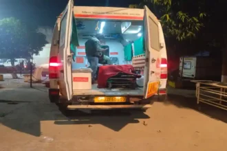 Hardoi News: घने कोहरे के कारण रोडवेज बस लकड़ी लदे ट्रैक्टर ट्राली मे जा टकराई, बस चालक परिचालक घायल…