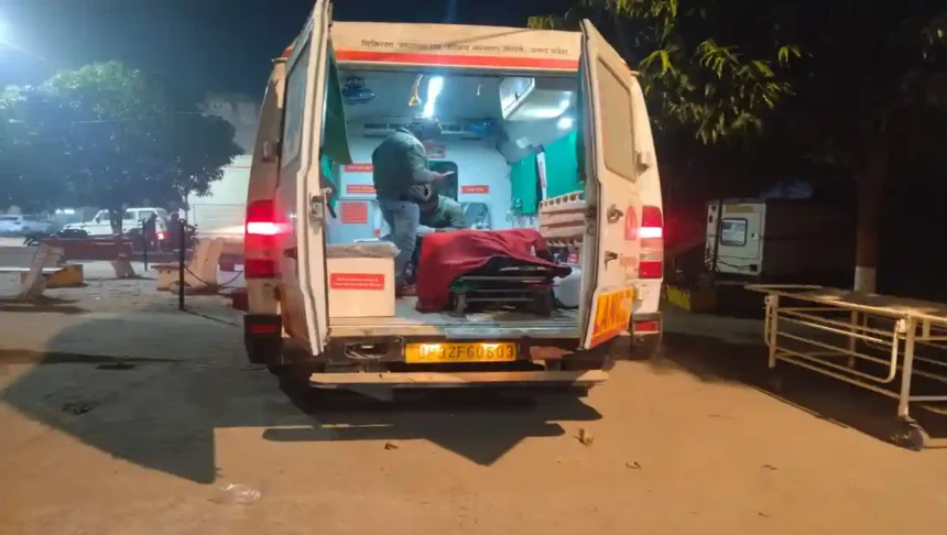 Hardoi News: घने कोहरे के कारण रोडवेज बस लकड़ी लदे ट्रैक्टर ट्राली मे जा टकराई, बस चालक परिचालक घायल…