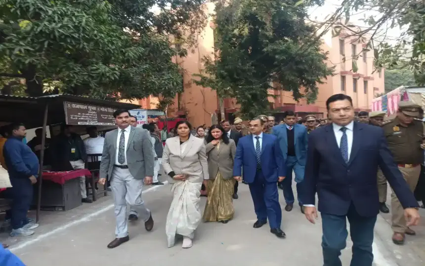 राष्ट्रीय लोक अदालत के माध्यम से कुल 2,97,168 मामलों का हुआ निस्तारण, हरदोई न्यायालय में 4.11 करोड़ रुपए से अधिक समझौता राशि तय….