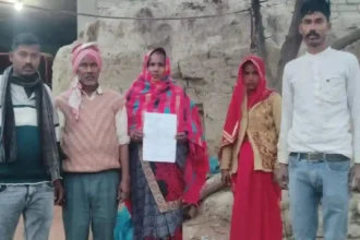 Hardoi News: आयकर विभाग द्वारा मजदूर को सात करोड़ का नोटिस, परेशान मजदूर बोला यहां तो खाने तक के लाले…