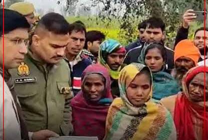 Sambhal News: संभल में प्रशासन ने मस्जिद जमींदोज कर खाली जमीन भूमिहीन दलितों में बांट दी