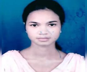 जिंदगी से ऊब गई हूं , सुसाइड नोट में लिखा….नौकरी न मिलने से छात्रा ने ट्रेन के आगे कूदकर दी जान