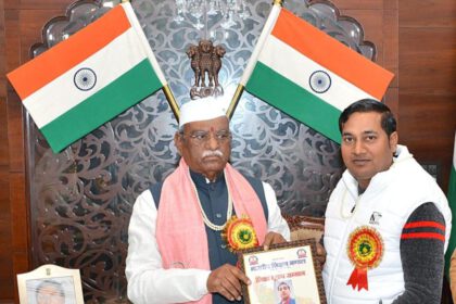 राजभवन जयपुर में सम्मानित किए गए शिक्षक डॉ० राजीव