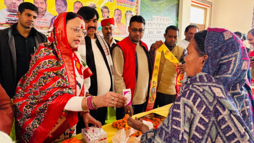 Hardoi News: नेत्र शिविर का जिला पंचायत अध्यक्ष ने किया शुभारम्भ