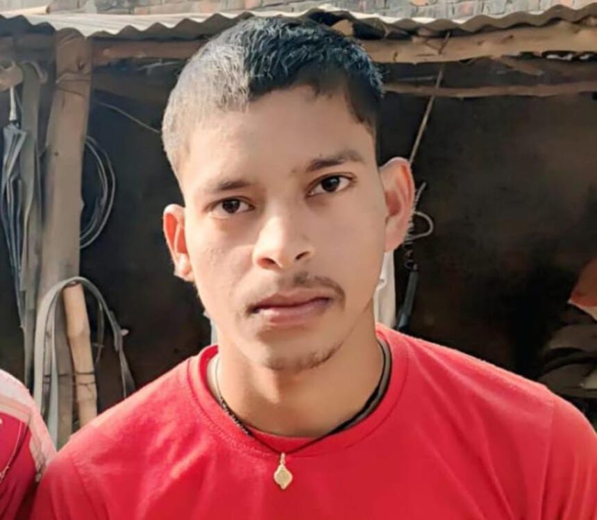 Hardoi News: अज्ञात कारणों से युवक ने फांसी लगाकर की आत्महत्या, परिजनों में मचा कोहराम