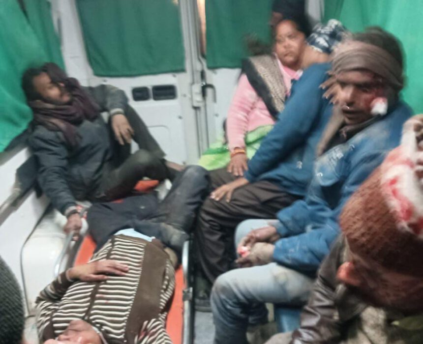 ट्रैक्टर ट्राली ने बाइक में मारी जोरदार टक्कर, पिहानी थाना क्षेत्र मे हरदोई गोपामऊ मार्ग पर कलबलहा मोड़ समीप हुआ हादसा एक की मौत एक घायल