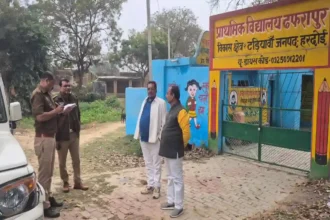 Hardoi News: सीओ हरियावां ने पड़ाव प्रभारी के साथ परिक्रमा मार्ग का किया निरीक्षण