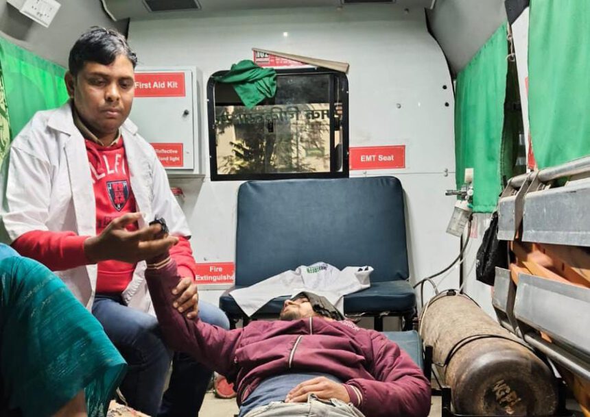 दो बाइकें आमने सामने भिड़ी, तीन घायल , कोतवाली शहर हरदोई बिलग्राम मार्ग पर फरदापुर मोड़ पर हुआ हादसा…