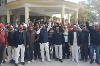 अधिवक्ताओं का तीसरे दिन भी जारी रहा आंदोलन आजमगढ़ में भ्रष्ट अधिकारियों के खिलाफ….