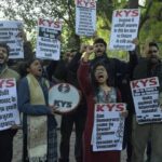 जेएनयू के छात्र संगठन (आइसा) के छात्रों ने वेनेजुएला के राष्ट्रपति मादुरो के समर्थन और अमेरिका के खिलाफ जंतर-मंतर पर किया प्रदर्शन…..