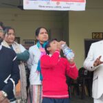 Hardoi News: राष्ट्रीय क्रम मुक्ति दिवस में बच्चों एवं अध्यापकों को खिलाई गई एल्बेंडाजोल की दवाई